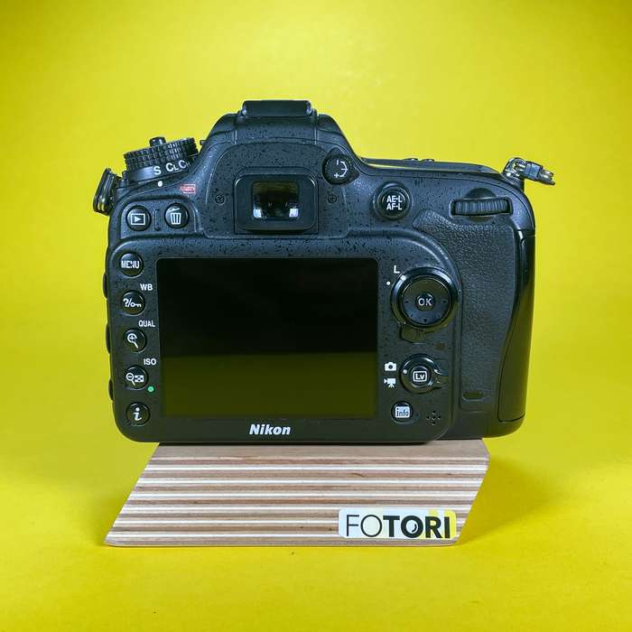 Nikon D7100 | 2x baterie | + battery grip | 4604908