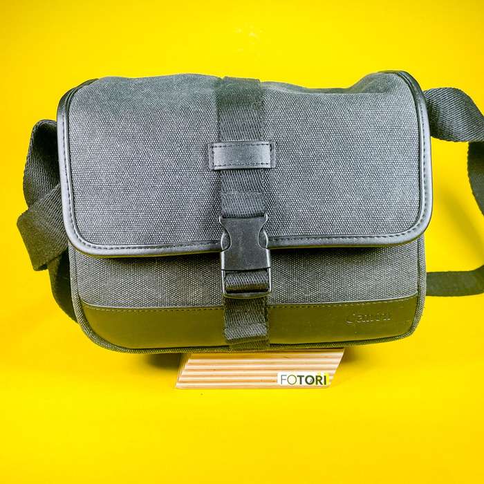 Canon EOS 4000D + EF-S 18-55mm 3.5-5.6 III | 233070013808