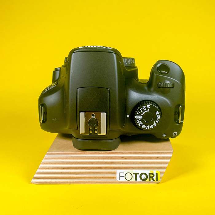 Canon EOS 4000D + EF-S 18-55mm 3.5-5.6 III | 233070013808