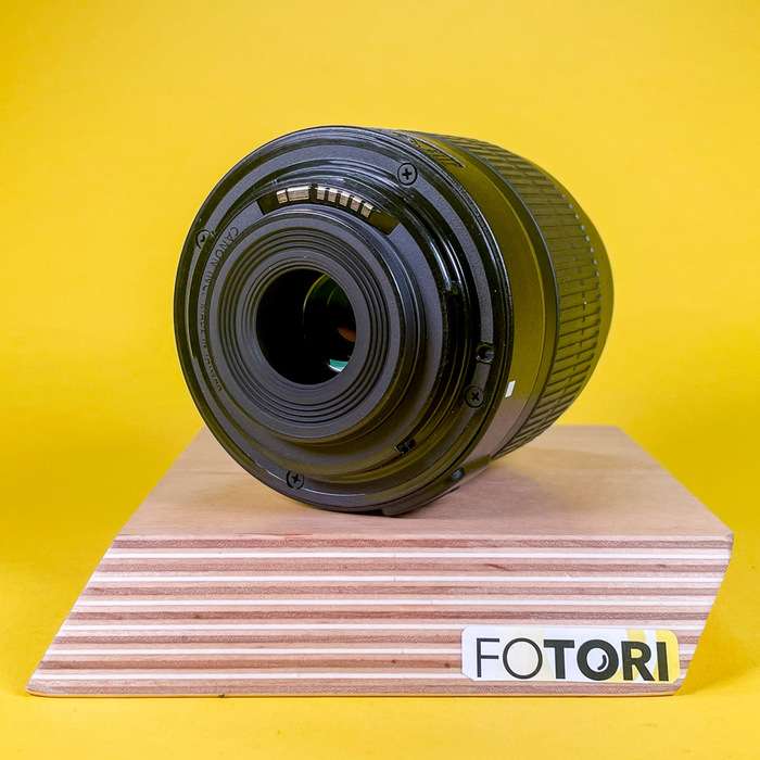 Canon EOS 4000D + EF-S 18-55mm 3.5-5.6 III | 233070013808