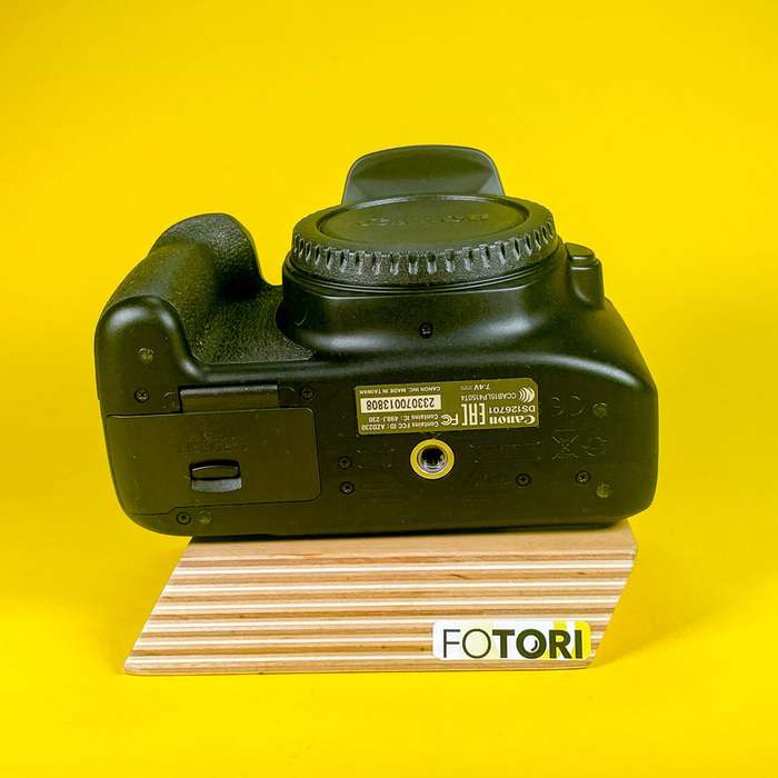 Canon EOS 4000D + EF-S 18-55mm 3.5-5.6 III | 233070013808