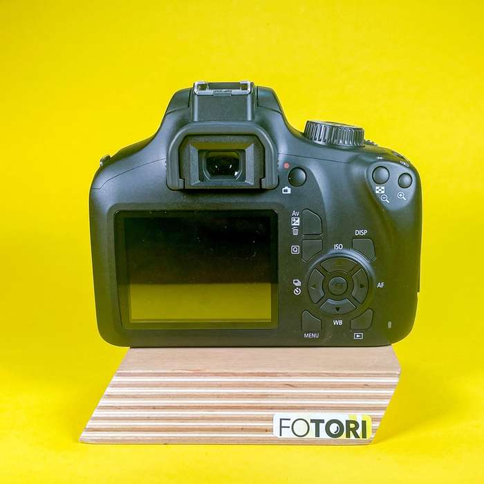 Canon EOS 4000D + EF-S 18-55mm 3.5-5.6 III | 233070013808