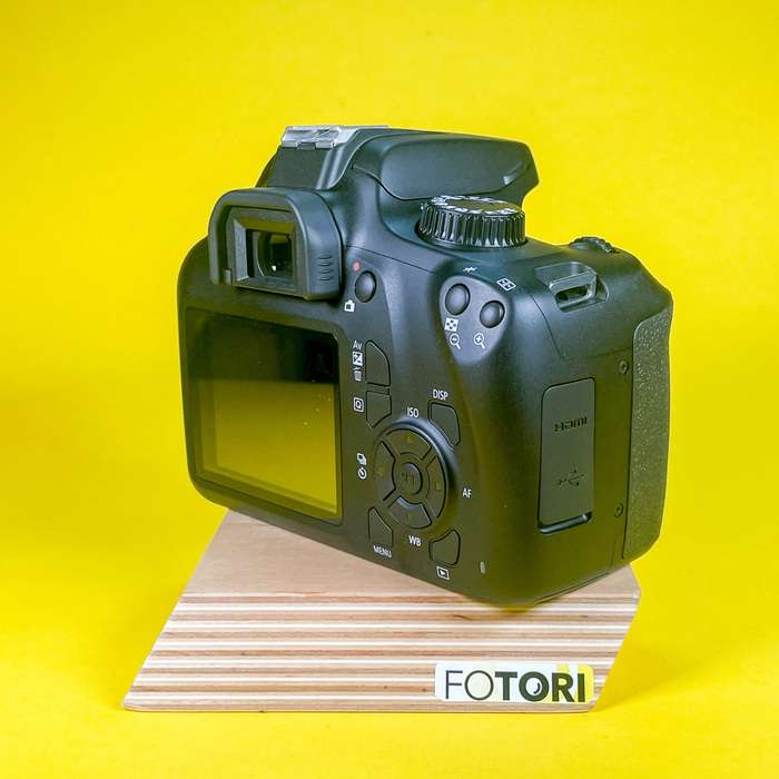 Canon EOS 4000D + EF-S 18-55mm 3.5-5.6 III | 233070013808