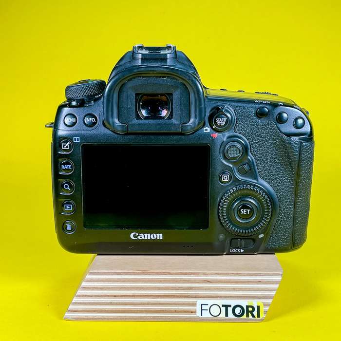 Canon EOS 5D Mark IV | 023021007838