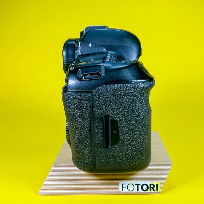 Canon EOS 5D Mark IV | 023021007838