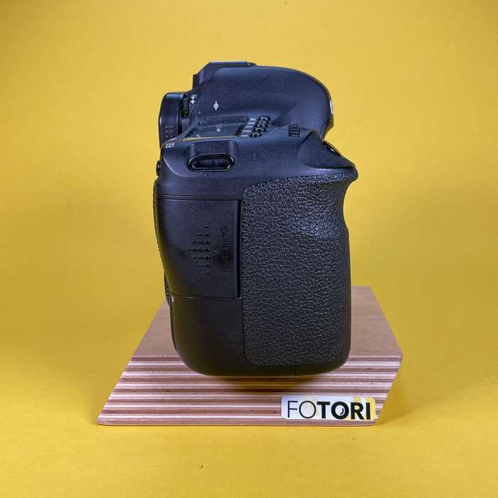 Canon EOS 6D | 073053001654