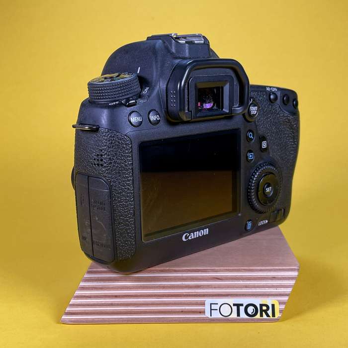 Canon EOS 6D | 073053001654