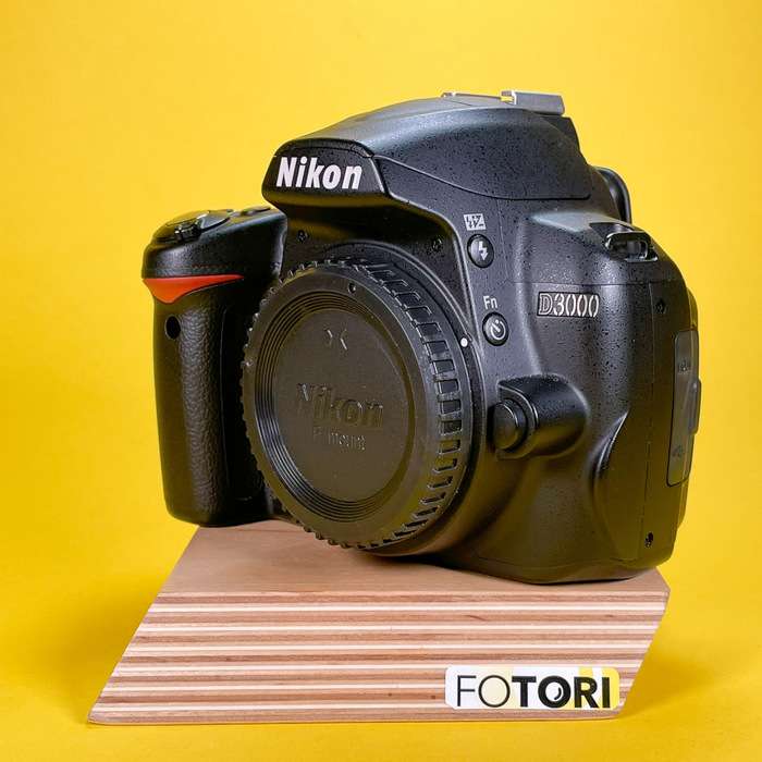 Nikon D3000 | 6870756