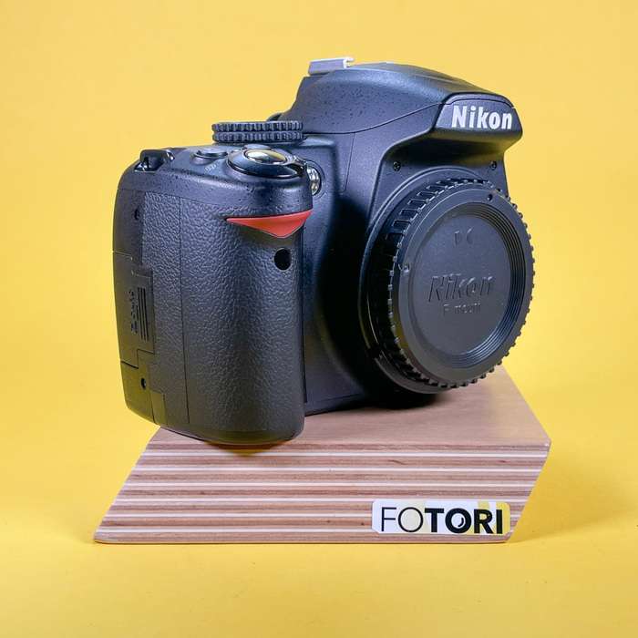 Nikon D3000 | 6870756