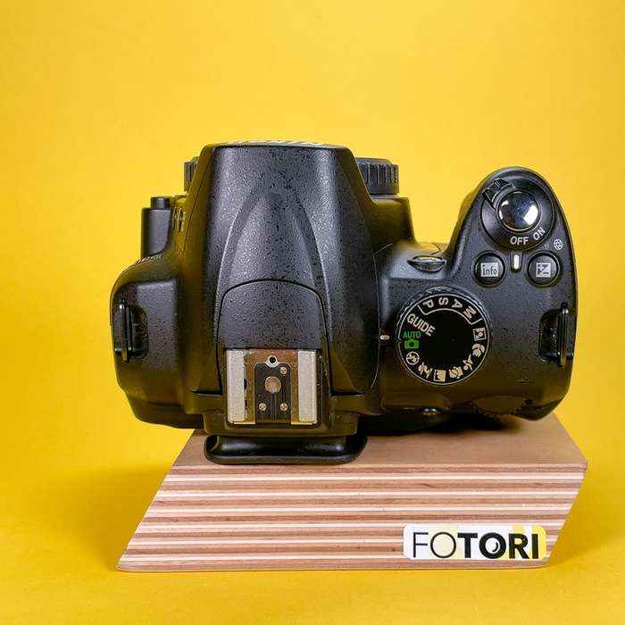 Nikon D3000 | 6870756