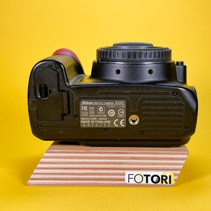 Nikon D3000 | 6870756