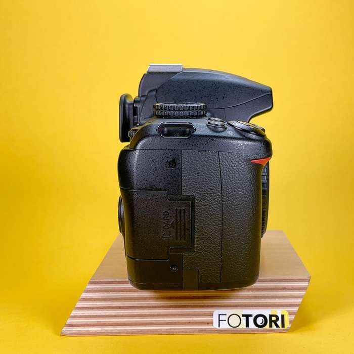 Nikon D3000 | 6870756