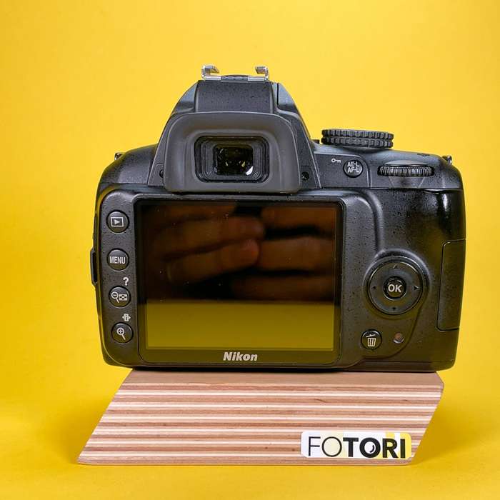 Nikon D3000 | 6870756