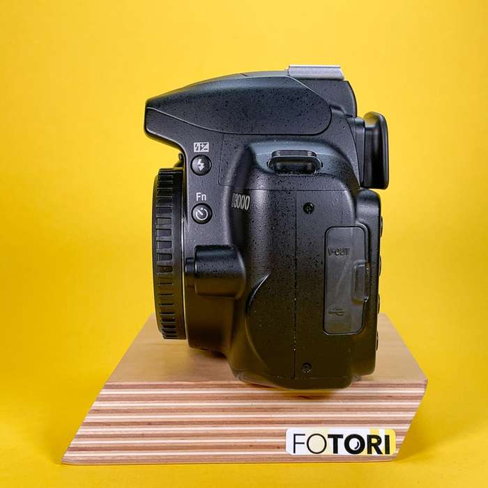 Nikon D3000 | 6870756