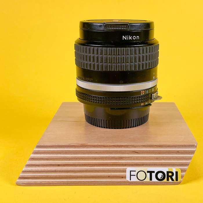 Nikon 35mm f/2 AI-S | 216418
