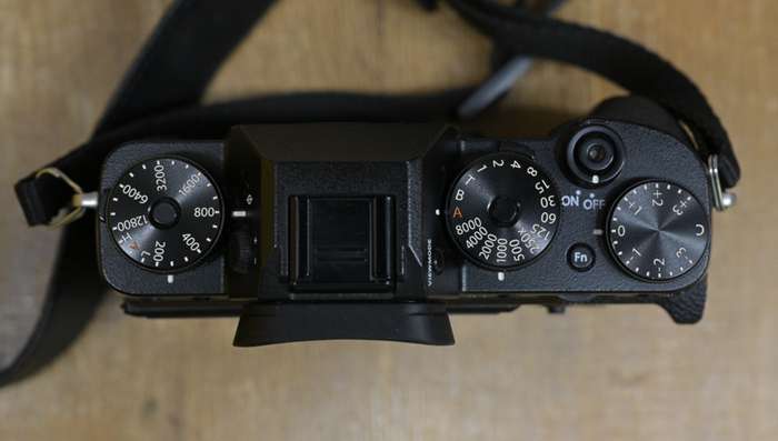 Fujifilm X-T2 +  Fuji 18-55/2,8-4 + 2x baterie Patona |  63M58617