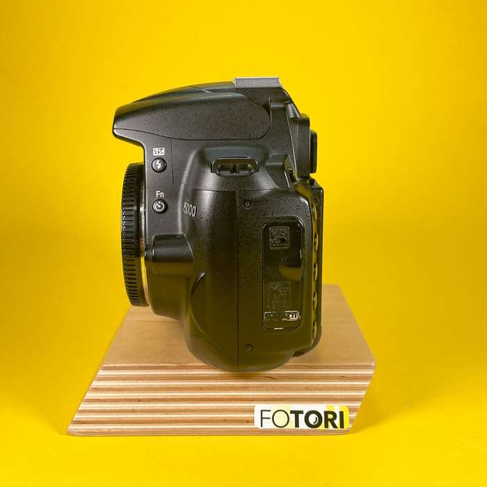 Nikon D5000 + 18-55mm f/3,5 - 5,6 G VR | 6233101
