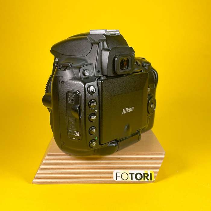 Nikon D5000 + 18-55mm f/3,5 - 5,6 G VR | 6233101