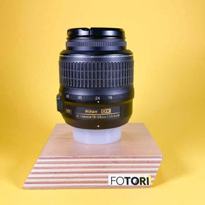 Nikon D5000 + 18-55mm f/3,5 - 5,6 G VR | 6233101