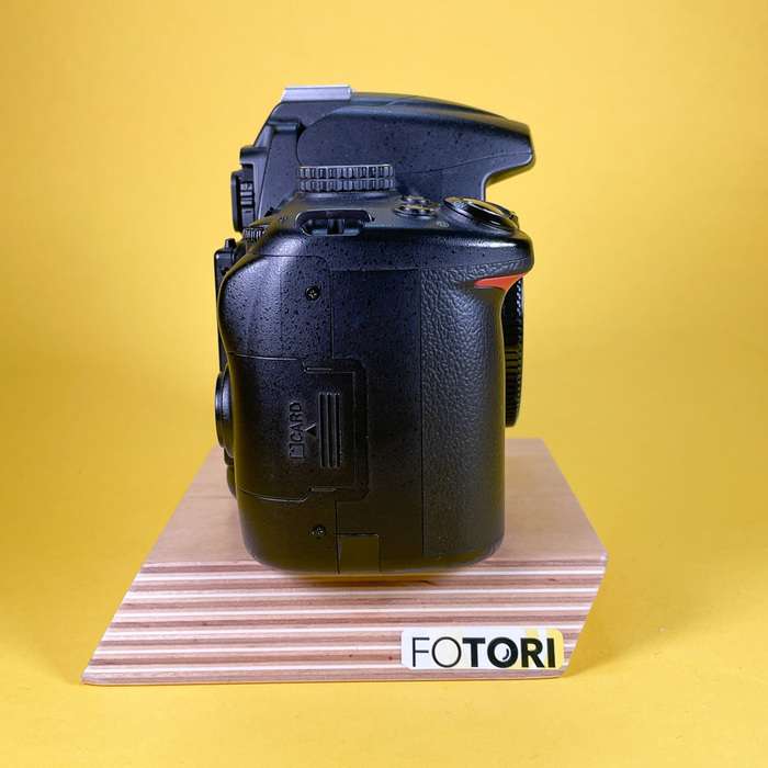 Nikon D5000 + 18-55mm f/3,5 - 5,6 G VR | 6233101