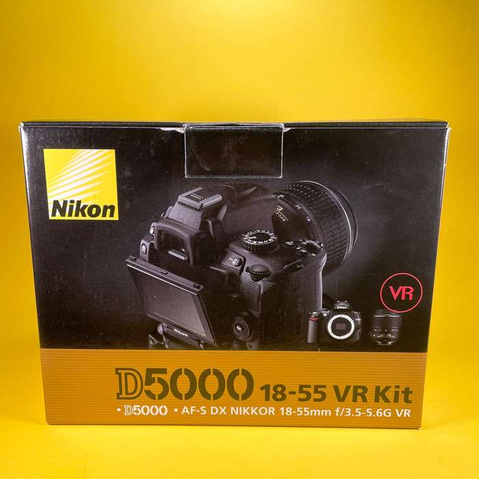 Nikon D5000 + 18-55mm f/3,5 - 5,6 G VR | 6233101