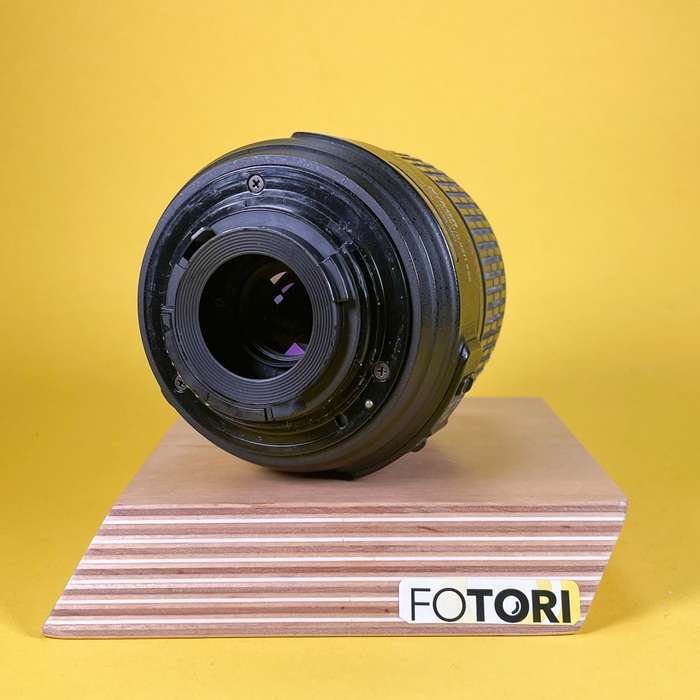 Nikon D5000 + 18-55mm f/3,5 - 5,6 G VR | 6233101