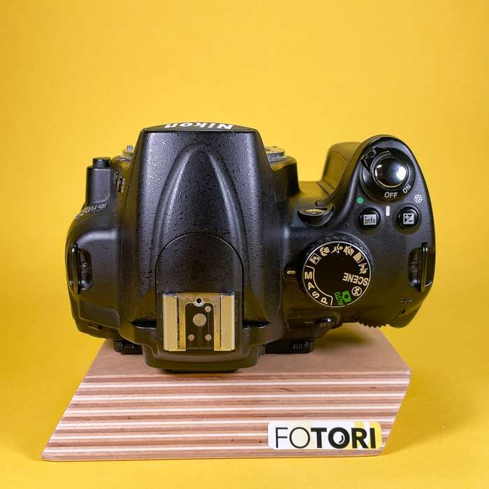 Nikon D5000 + 18-55mm f/3,5 - 5,6 G VR | 6233101