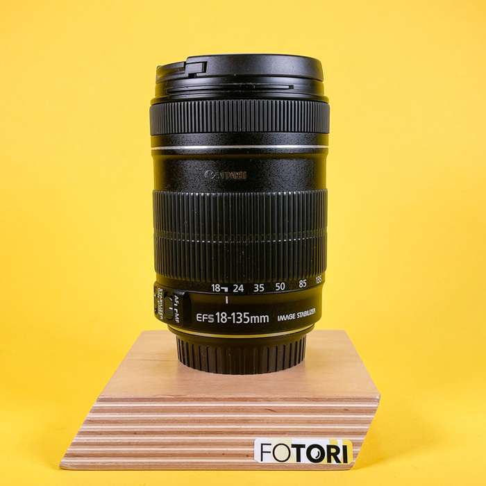 Canon EF-S 18-135 mm f/3,5-5,6 IS | 0272506743