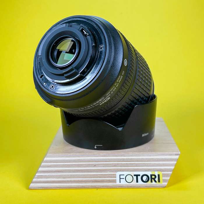 Nikon 18-105mm f/3,5-5,6  AF-S DX G ED VR | 50010102