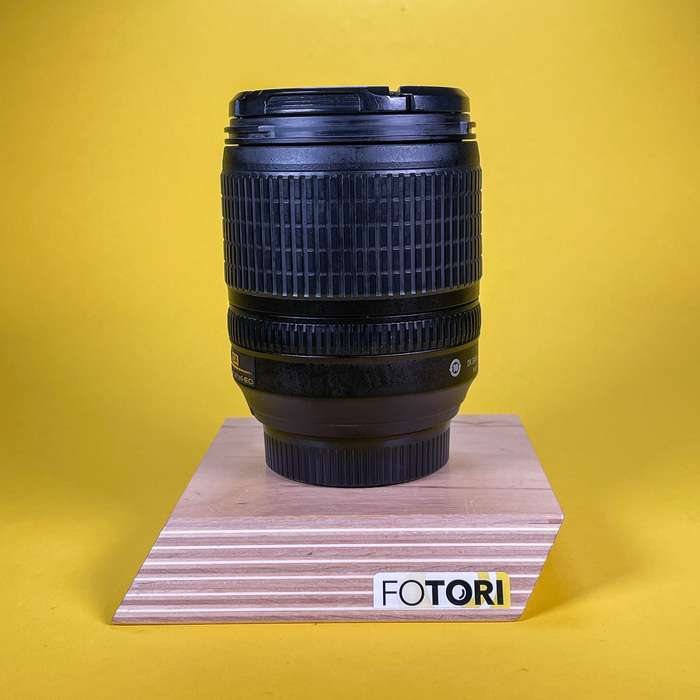 Nikon 18-105mm f/3,5-5,6  AF-S DX G ED VR | 35125067