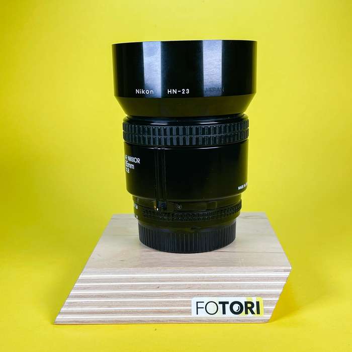 Nikon 85/1.8 AF | 200167