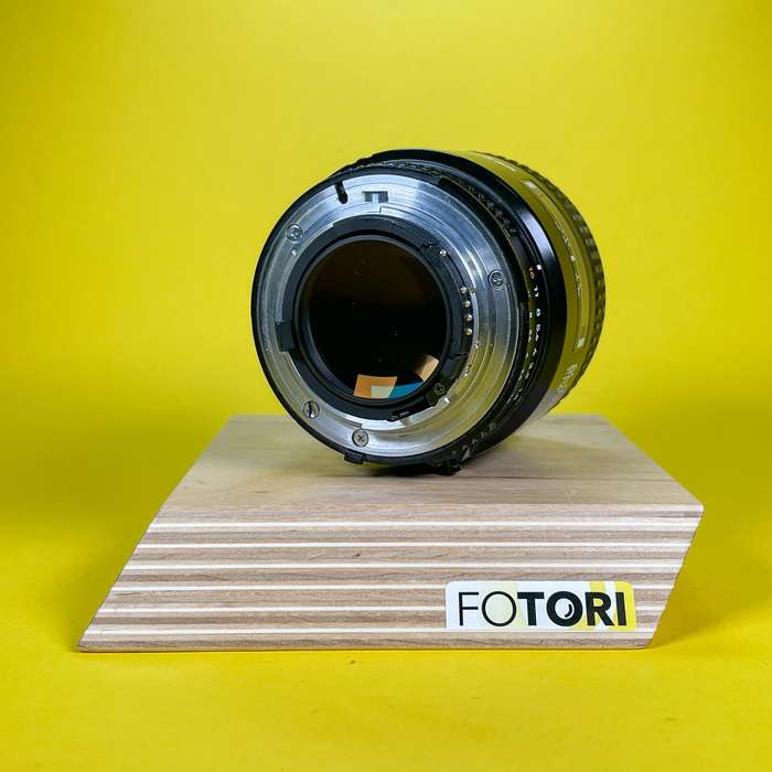 Nikon 85/1.8 AF | 200167