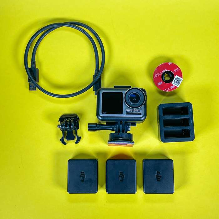 DJI Osmo Action + 3x baterie + nabíječka