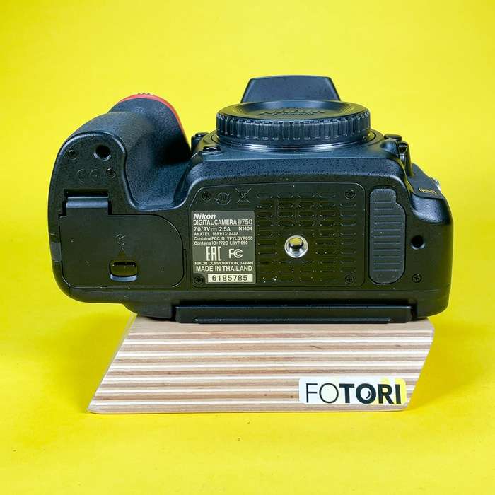 Nikon D750 | 6185785