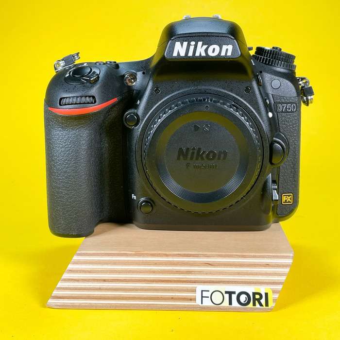 Nikon D750 | 6185785
