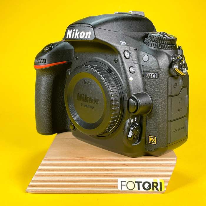 Nikon D750 | 6185785