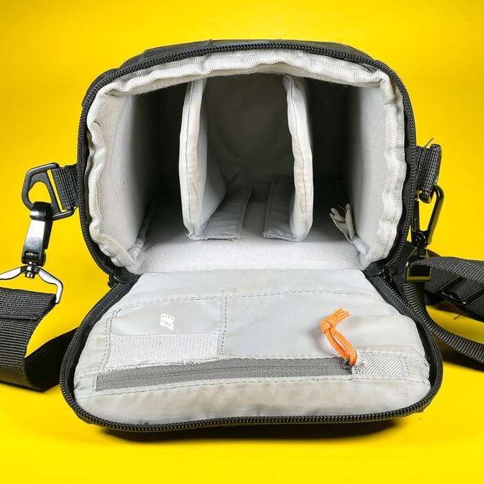 Lowepro Adventura SH 140 II černá | Brašna