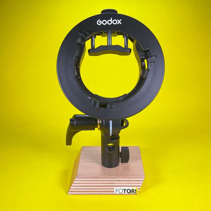 Godox  S2 držák pro systémový blesk + bajonet BOWENS