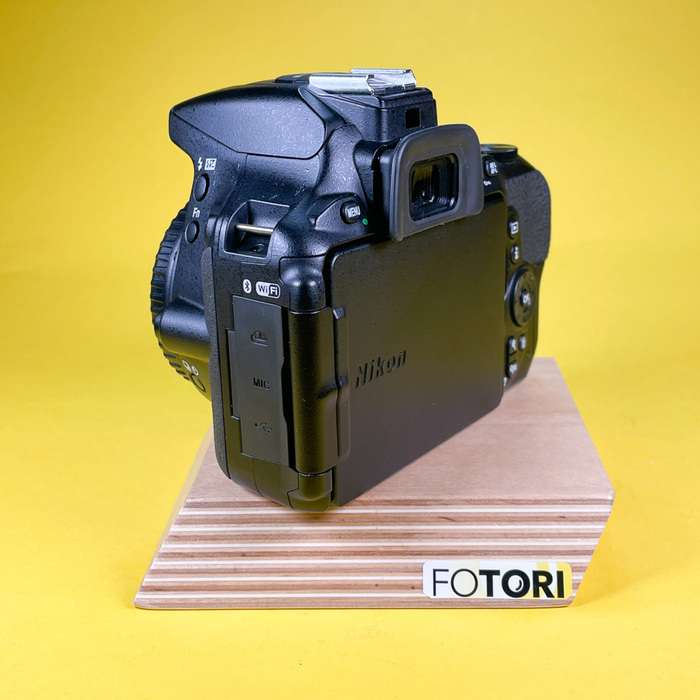 Nikon D5600 - 2x baterie SD 16 + 32 GB  | 6095655