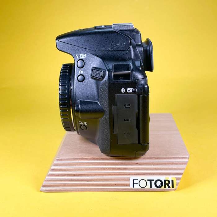 Nikon D5600 - 2x baterie SD 16 + 32 GB  | 6095655