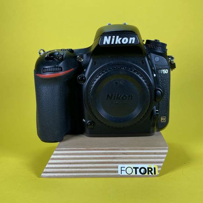 Nikon D750 | 6184314