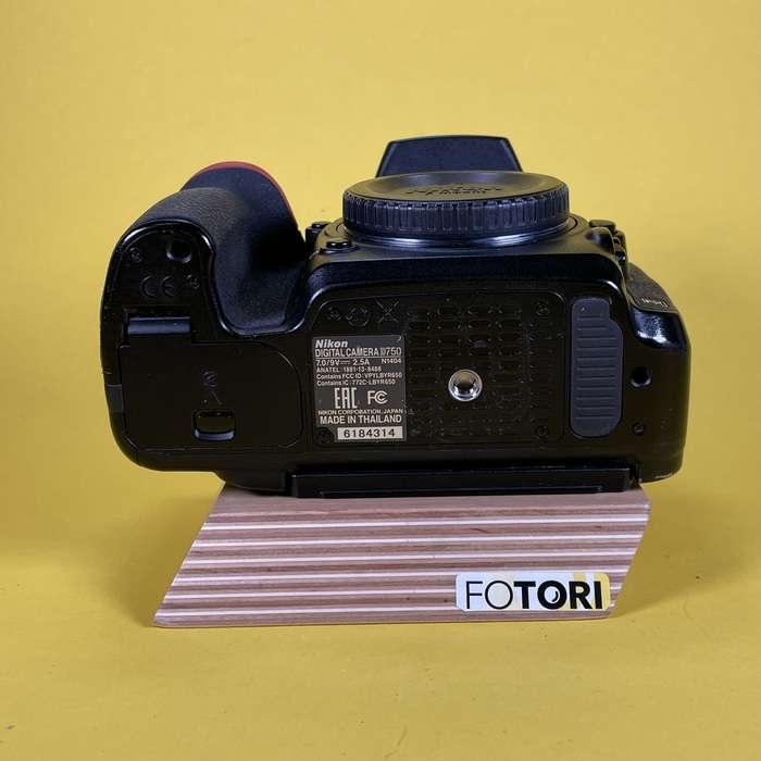 Nikon D750 | 6184314