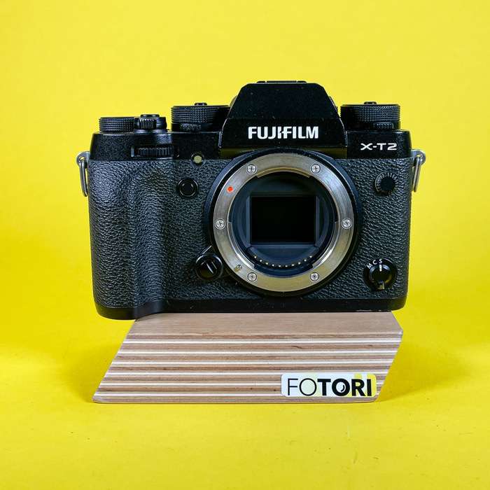 Fujifilm X-T2 + 3 baterie  + L plate s gripem | 71M71361