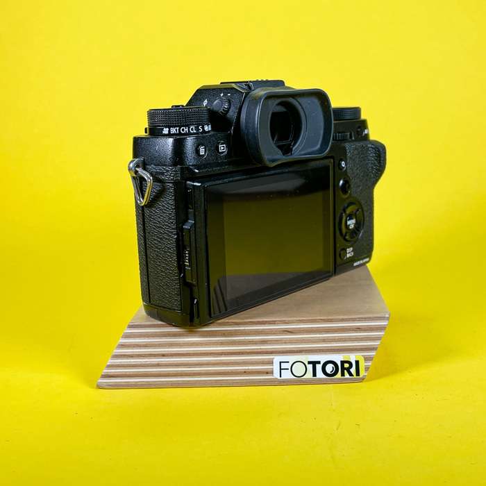 Fujifilm X-T2 + 3 baterie  + L plate s gripem | 71M71361