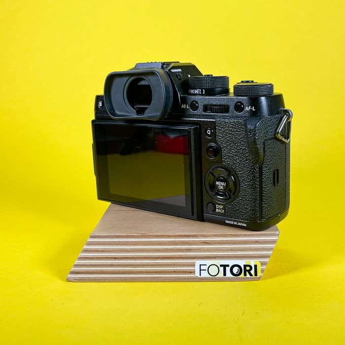 Fujifilm X-T2 + 3 baterie  + L plate s gripem | 71M71361