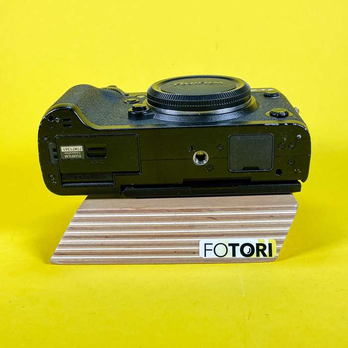 Fujifilm X-T2 + 3 baterie  + L plate s gripem | 71M71361