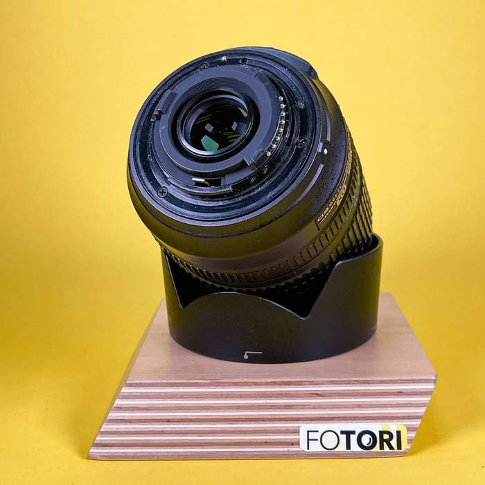 Nikon 18-105mm f/3,5-5,6  AF-S DX G ED VR | 42310089