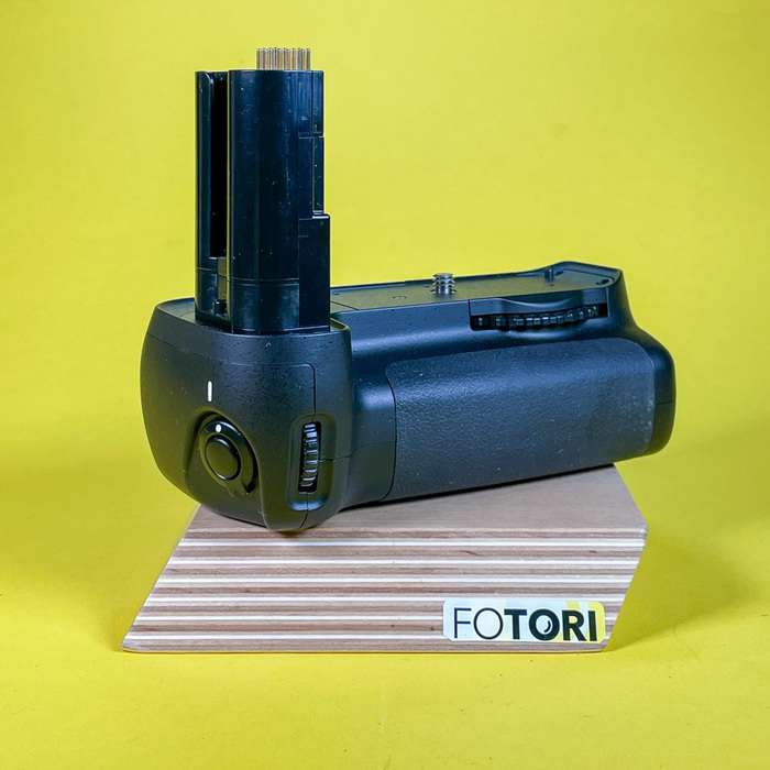 Nikon bateriový grip MB-D80 pro D80, D90