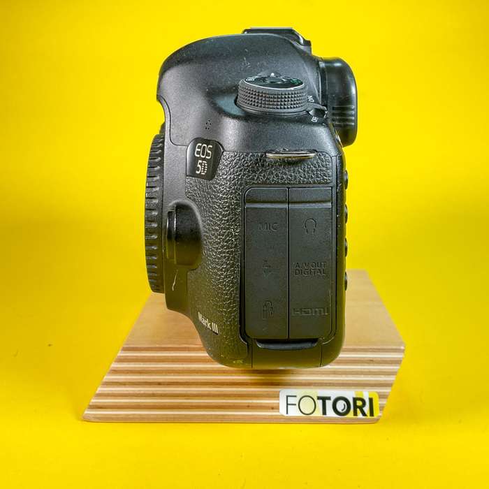 Canon 5D Mark III  + CF 64gb| 043023002895