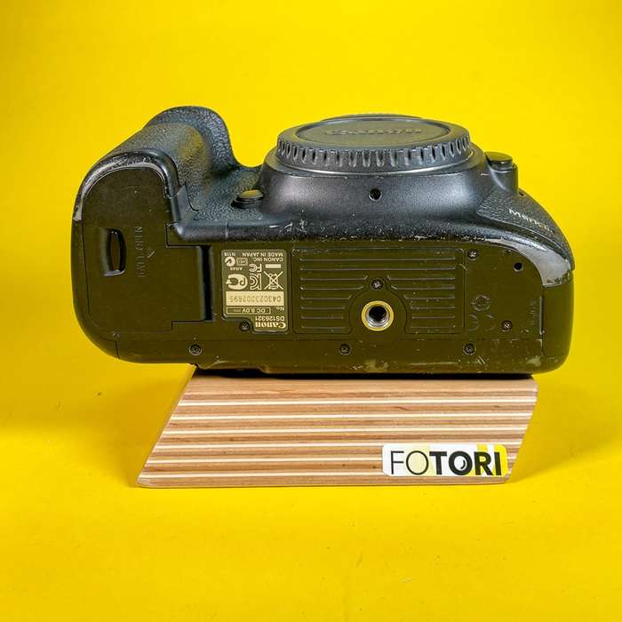 Canon 5D Mark III  + CF 64gb| 043023002895